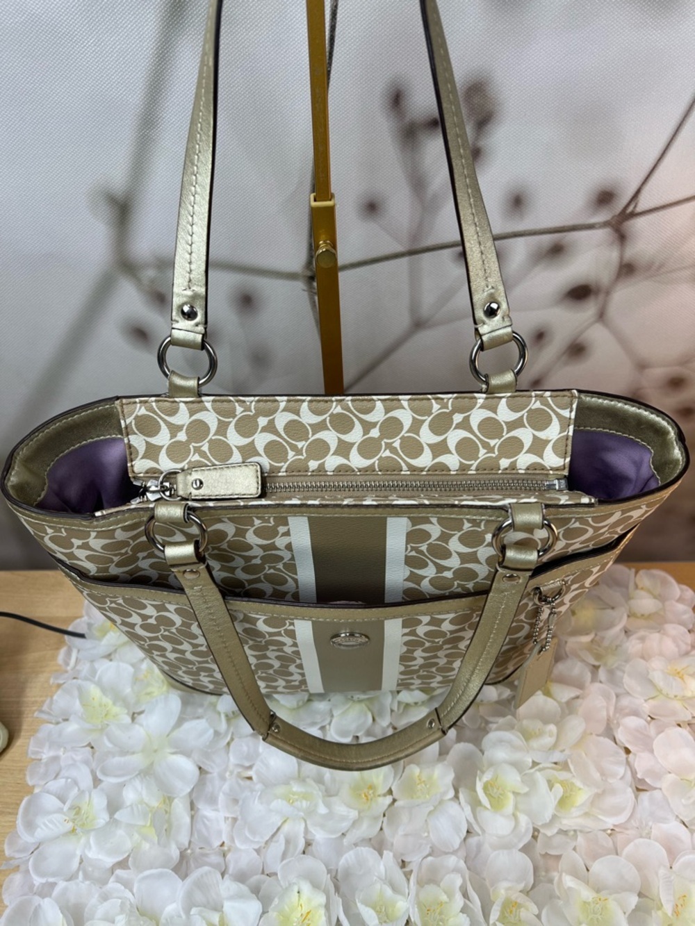 COACH Chealsea Heritage Stripe C Monogramed Beige Cream Purse - Picture 4 of 14